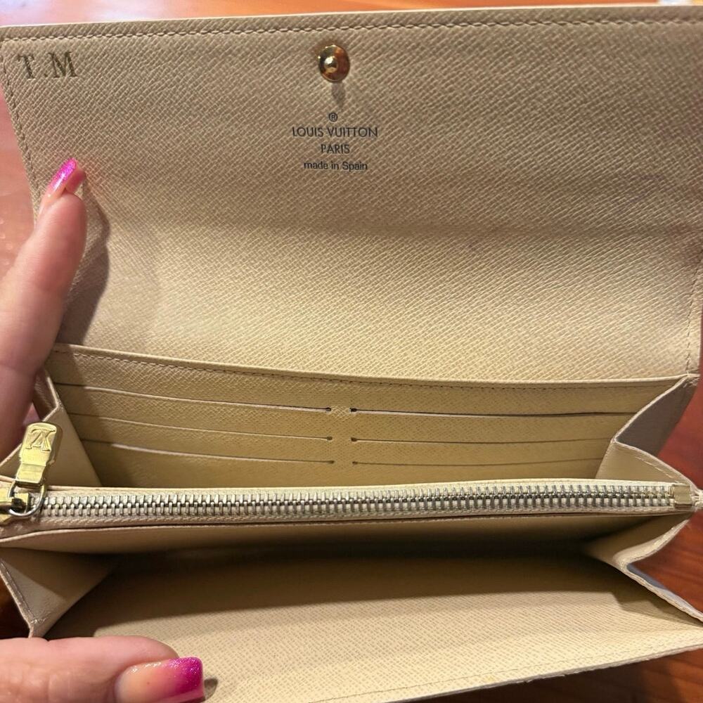 Louis Vuitton Damier Azur Sarah Wallet EUC - Picture 7 of 9
